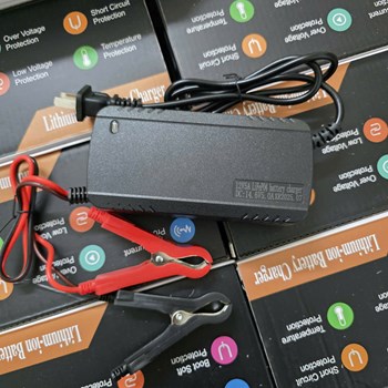 Bộ sạc Pin 4S 14.6V 5a kẹp đỏ đen chống ngược